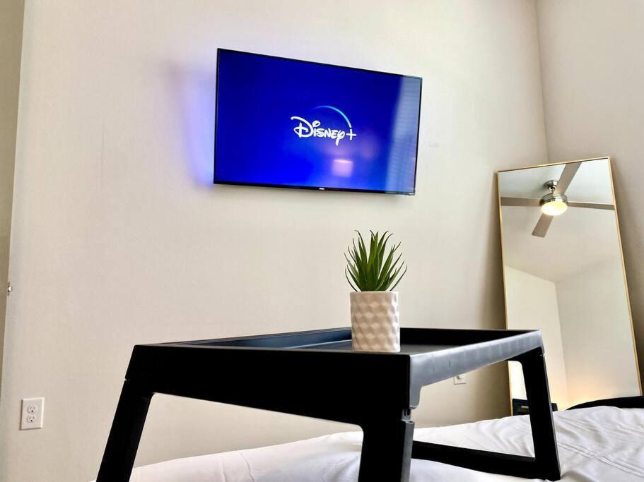 Luxury Apartment With King Bed And Pool And Free Parking 4 휴스턴 외부 사진