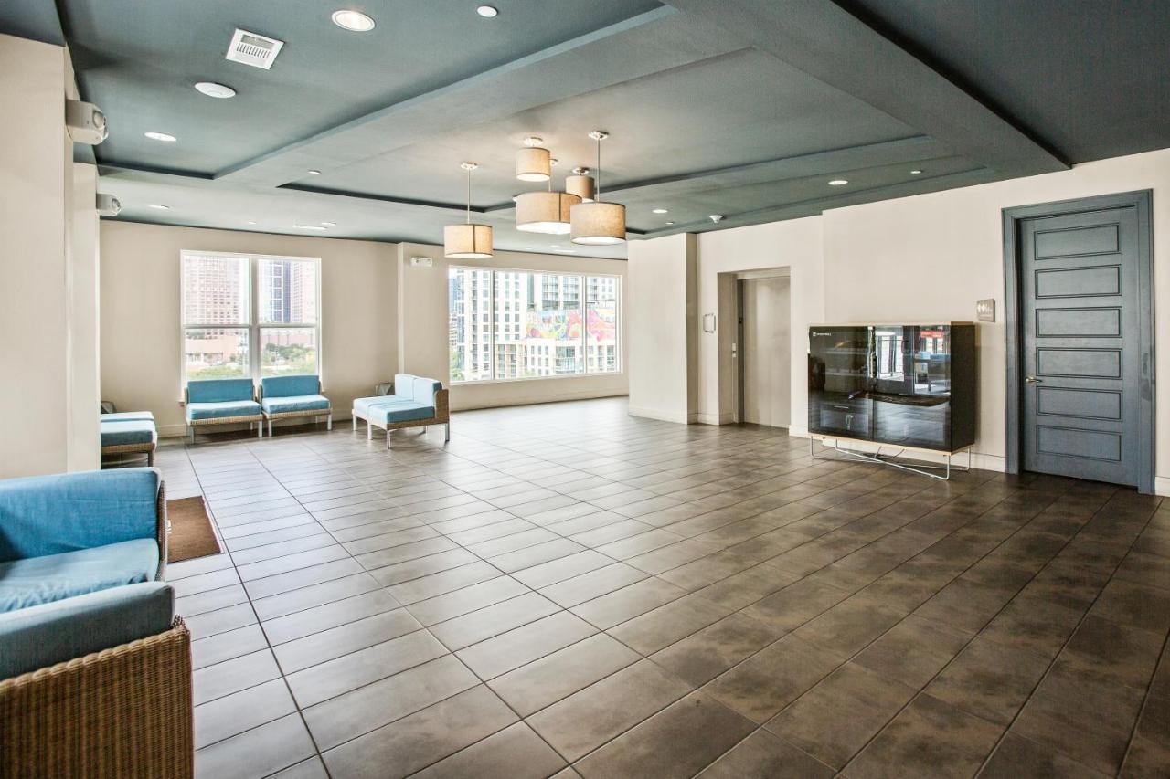 Luxury Apartment With King Bed And Pool And Free Parking 4 휴스턴 외부 사진